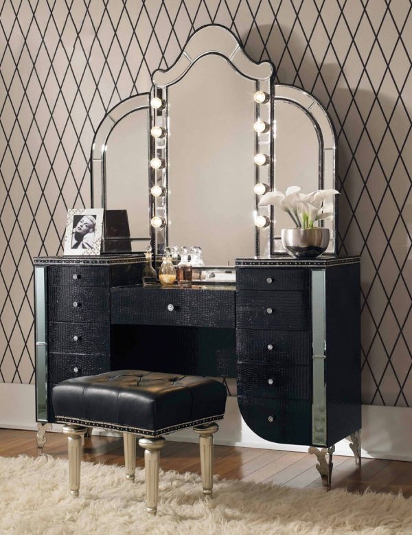 Vanity table